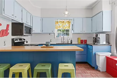 69 Roger Williams Avenue, East Providence, RI 02916 - Photo 14