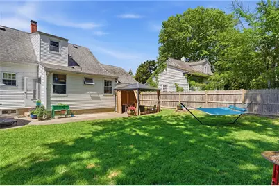 69 Roger Williams Avenue, East Providence, RI 02916 - Photo 4