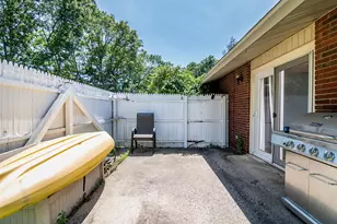 40 Kingsland Ct Ct, Charlestown, RI 02813 - Photo 6