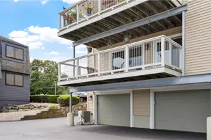 4042 Post Rd, Warwick, RI 02886 - Photo 28