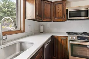 4042 Post Rd, Warwick, RI 02886 - Photo 10