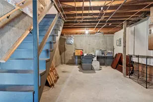 4042 Post Rd, Warwick, RI 02886 - Photo 22