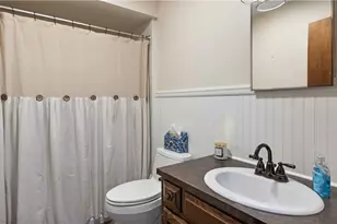 4042 Post Rd, Warwick, RI 02886 - Photo 18