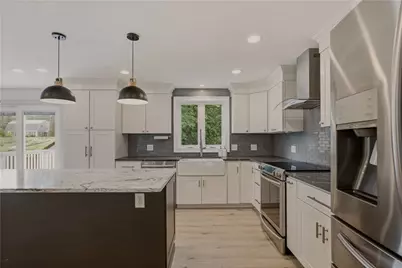 18 Waterman Street, Bristol, RI 02809 - Photo 12