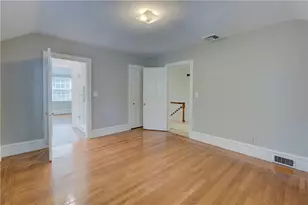 70 Sargent Ave, Providence, RI 02906 - Photo 24