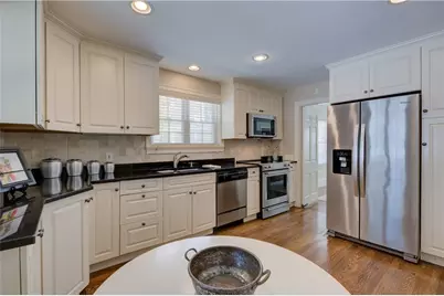 70 Sargent Avenue, Providence, RI 02906 - Photo 14