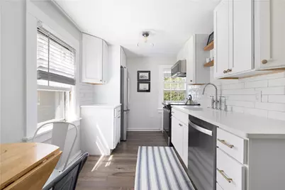 259 Gibbs Avenue #7, Newport, RI 02840 - Photo 2