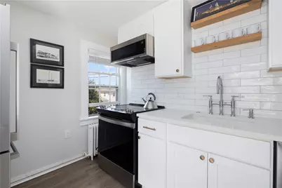 259 Gibbs Avenue #7, Newport, RI 02840 - Photo 4
