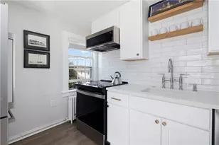 259 Gibbs Ave, Newport, RI 02840 - Photo 4
