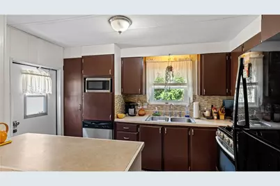 979 Toll Gate Road, Warwick, RI 02886 - Photo 4