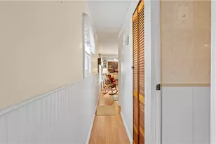979 Toll Gate Rd, Warwick, RI 02886 - Photo 16
