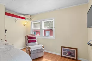 979 Toll Gate Rd, Warwick, RI 02886 - Photo 14