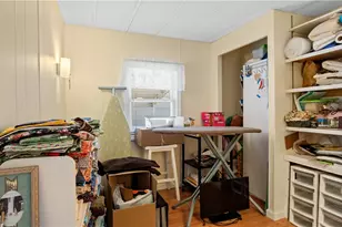 979 Toll Gate Rd, Warwick, RI 02886 - Photo 10