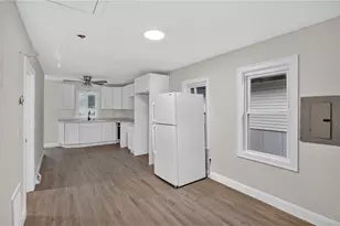 68 Uncas St, Warwick, RI 02889 - Photo 6