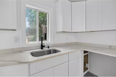 68 Uncas Street, Warwick, RI 02889 - Photo 2