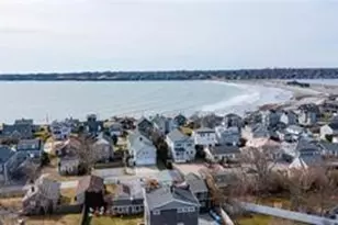 28 Crest St, Middletown, RI 02842 - Photo 2