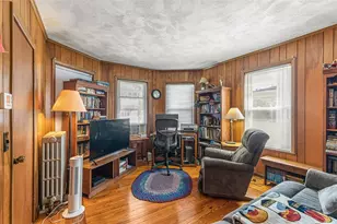 82 Chestnut Ave, Cranston, RI 02910 - Photo 4
