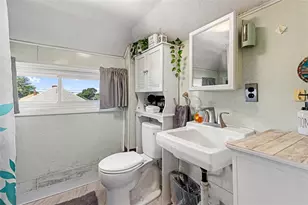 82 Chestnut Ave, Cranston, RI 02910 - Photo 26
