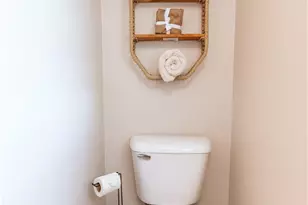 28 Dixon St, Newport, RI 02840 - Photo 22