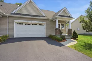 4 Justin Cir, Smithfield, RI 02917 - Photo 2