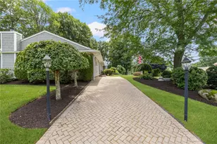 210 Wildflower Dr, Cranston, RI 02921 - Photo 4