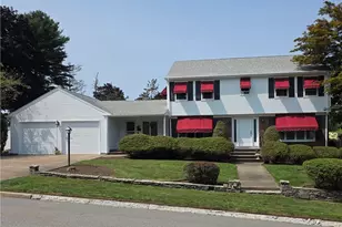 10 Surrey Ln, Lincoln, RI 02865 - Photo 2