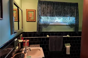 18 Leslie Rd, Warwick, RI 02888 - Photo 6