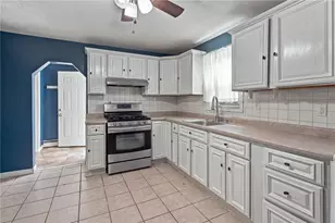 19 Carr St, Providence, RI 02905 - Photo 4