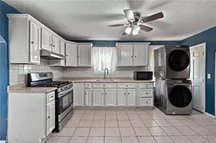 19 Carr St, Providence, RI 02905 - Photo 2