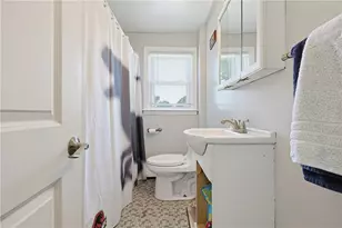 30 Briggs St, Cranston, RI 02920 - Photo 12