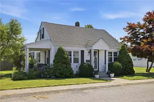 26 Crandall Ct, Warwick, RI 02889 - Photo 2