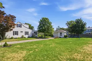 26 Crandall Ct, Warwick, RI 02889 - Photo 4