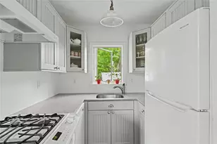 16 Hudson Pl, Cranston, RI 02905 - Photo 24