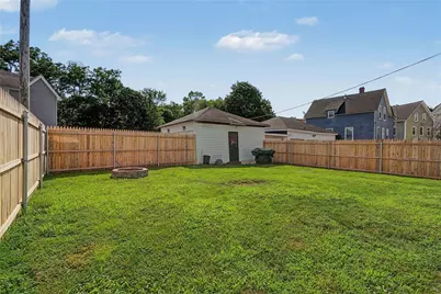 348 Park Place, Woonsocket, RI 02895 - Photo 16