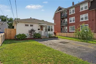 348 Park Pl, Woonsocket, RI 02895 - Photo 32