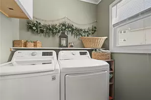 348 Park Pl, Woonsocket, RI 02895 - Photo 18