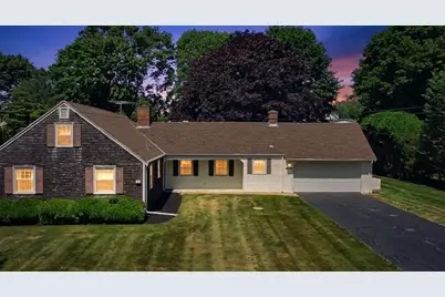 5 South Drive, Middletown, RI 02842 - Photo 1