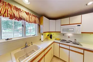 5 South Dr, Middletown, RI 02842 - Photo 12