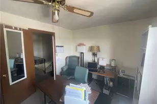 275 Grotto Ave, Pawtucket, RI 02860 - Photo 20
