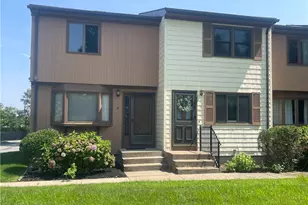 275 Grotto Ave, Pawtucket, RI 02860 - Photo 2
