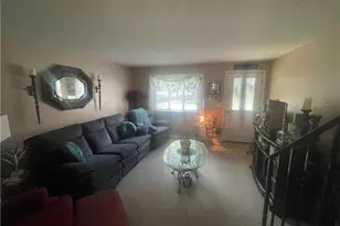 275 Grotto Ave, Pawtucket, RI 02860 - Photo 4