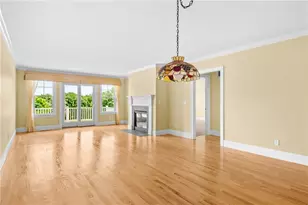 169 Ferry Landing Cir, Portsmouth, RI 02871 - Photo 4