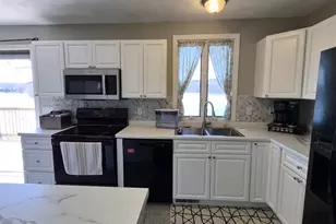 2484 Hartford Ave, Johnston, RI 02919 - Photo 10