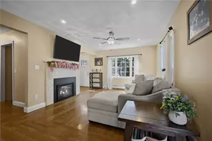 10 Willington Rd, Pawtucket, RI 02861 - Photo 6