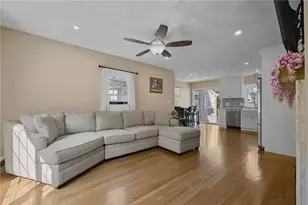 10 Willington Rd, Pawtucket, RI 02861 - Photo 8
