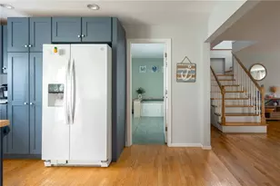 17 Gunning Ct, Middletown, RI 02842 - Photo 6