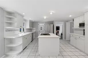 465 Red Chimney Dr, Warwick, RI 02886 - Photo 20