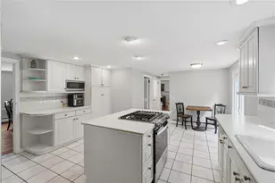 465 Red Chimney Dr, Warwick, RI 02886 - Photo 18