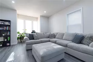 49 Hollis St, Providence, RI 02907 - Photo 2
