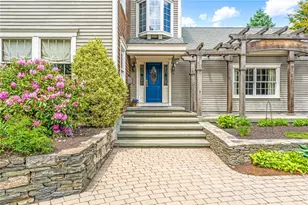 74 Oakwoods Dr, South Kingstown, RI 02879 - Photo 4